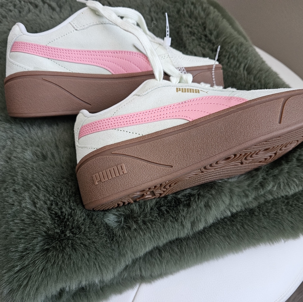 Pumas - Picture 2 of 3